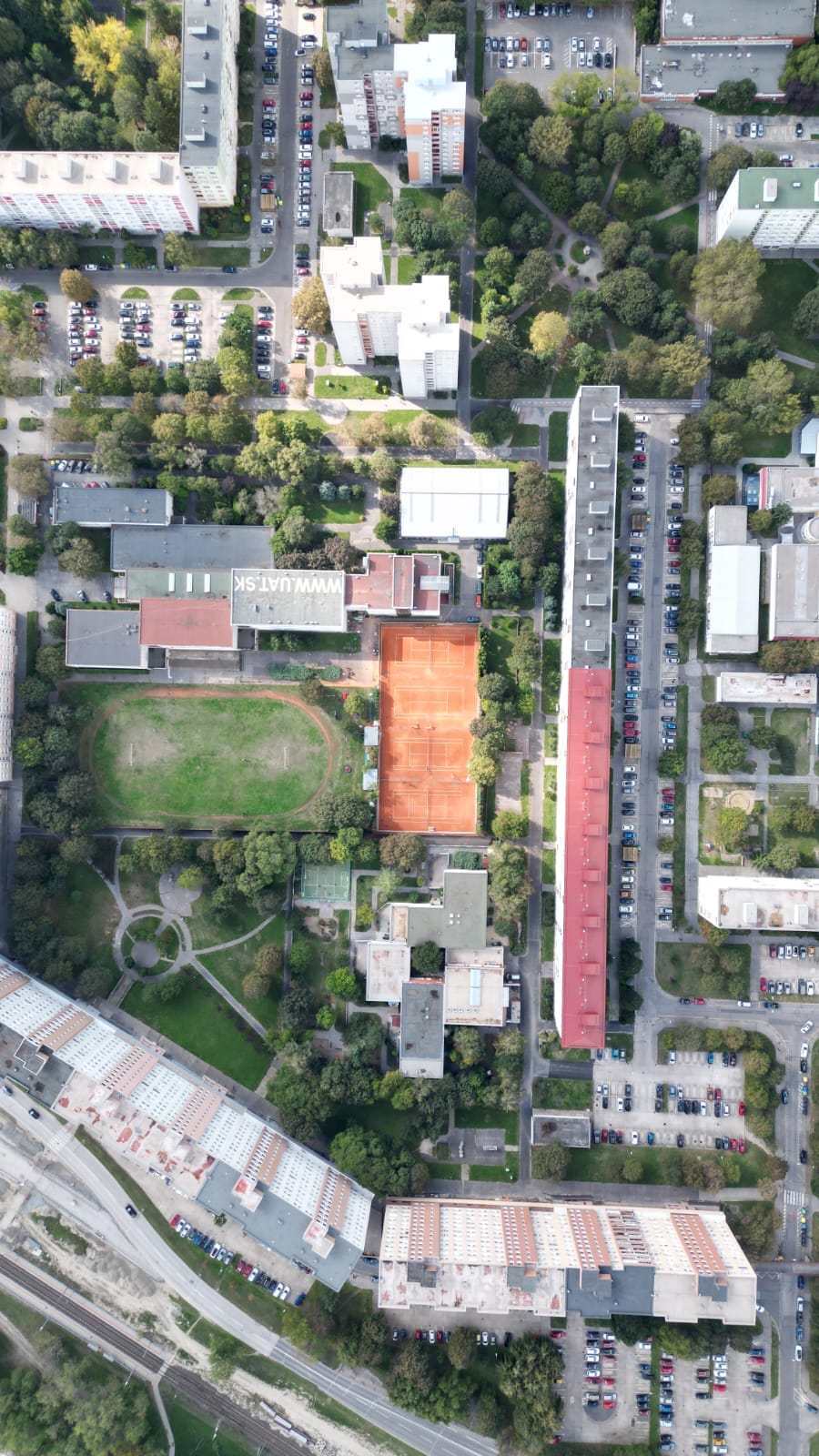 Tennis facility
